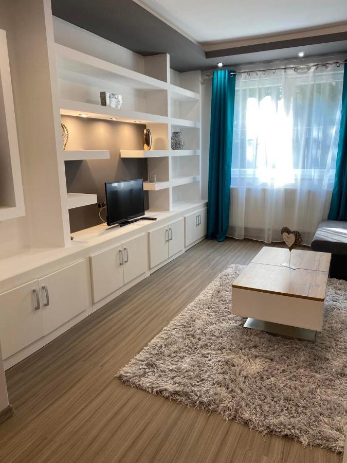 Gabrielle2 Apartman Дебрецен Екстериор снимка
